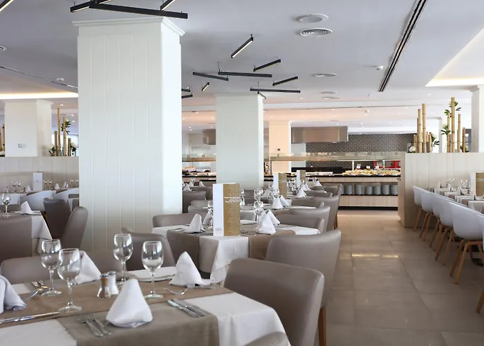 Jade - Adults Only * 埃尔阿雷纳尔