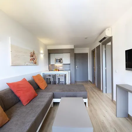 Jade - Adults Only 엘아레날